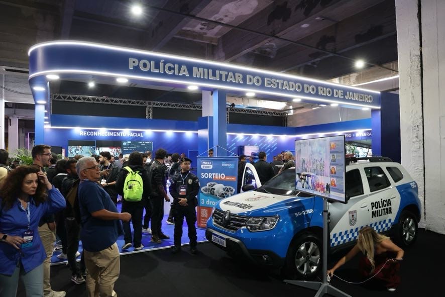Stande da Polícia Militar do Rio de Janeiro no Innovation Week.