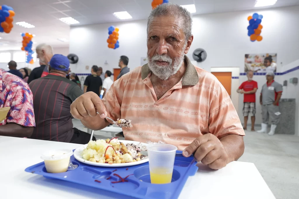 Prato típico servido em almoço especial Dia dos Pais nos Restaurantes do Povo