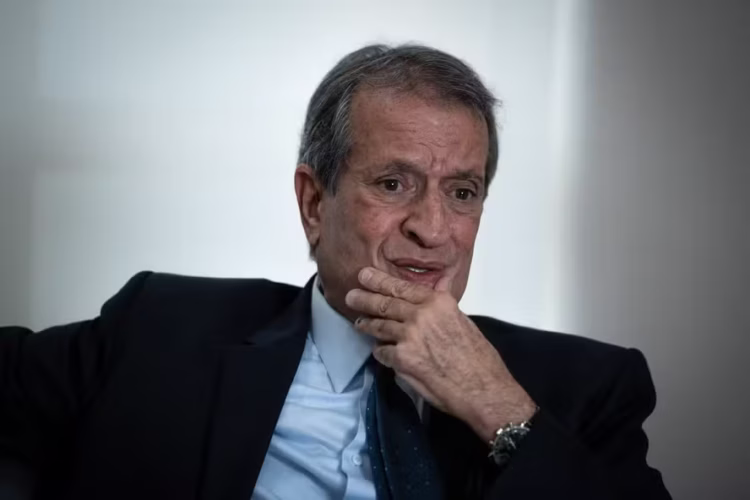Valdemar corre ao Brasil após Michelle acusar Flávio de “apunhalada”