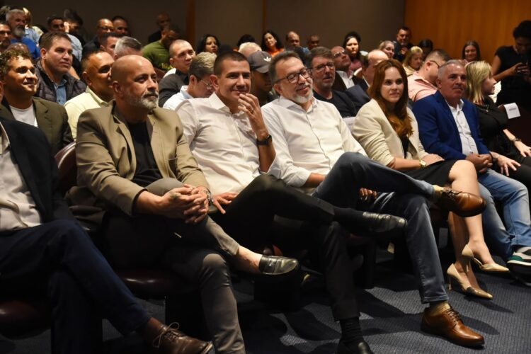 Avante oficializa apoio à pré-candidatura de Douglas Ruas
