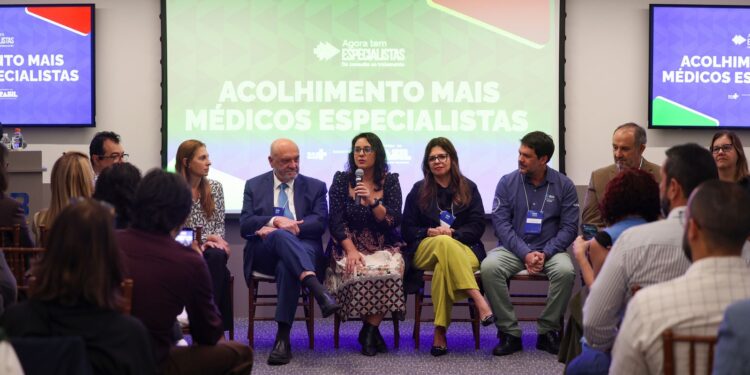 Mais Médicos Especialistas: Rio recebe 50 profissionais para o SUS