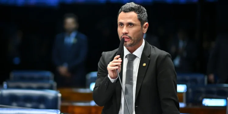 Republicanos anuncia que Cleitinho fica fora da disputa pelo governo de Minas