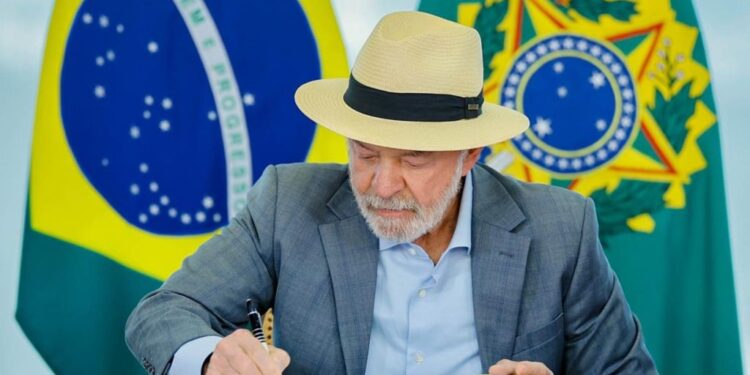 Lula sanciona lei do “PIX Pensão” e cria transferência automática de pensão alimentícia