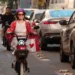 Frota de bikes elétricas cresce 37 vezes e amplia desafios no trânsito