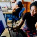 Na era da IA, a inclusão digital precisa ser crítica, diz educação