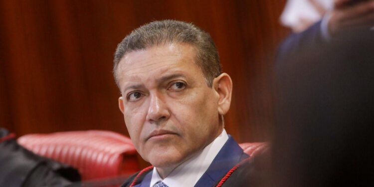 TSE cria conselho para monitorar desinformação e IA nas eleições