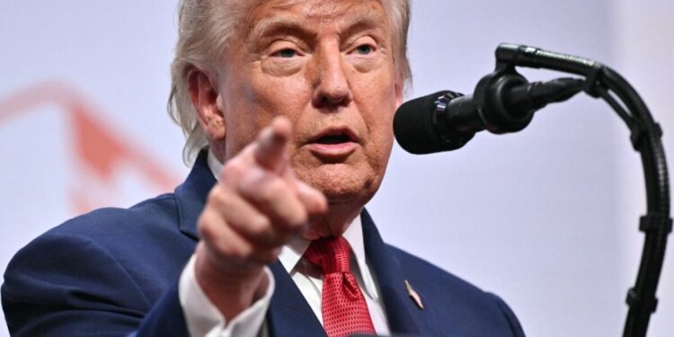 Petróleo sobe após Trump rejeitar proposta de paz apresentada pelo Irã