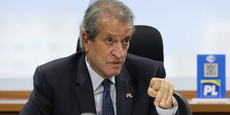 O presidente nacional do PL, Valdemar Costa Neto, concede entrevista coletiva após anúncio em que Valdemar Costa Neto reconhece eleição.