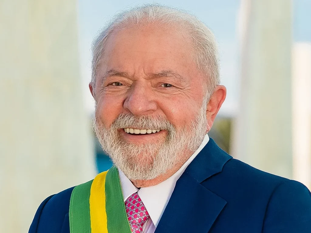 Lula é reeleito e comadará o país pela quarta vez