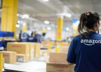 Amazon reduz 250 vagas na divisão de dispositivos e serviços