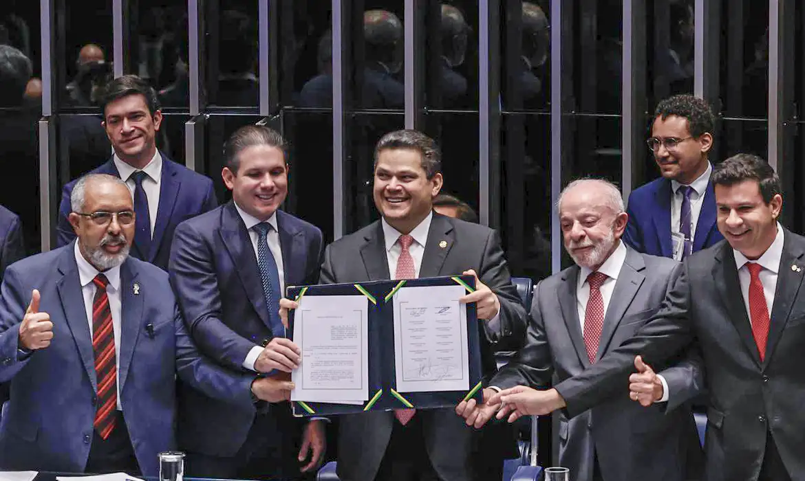 Plenário do Senado durante a sessão que promulgou o fim da escala 6x1 no Brasil.